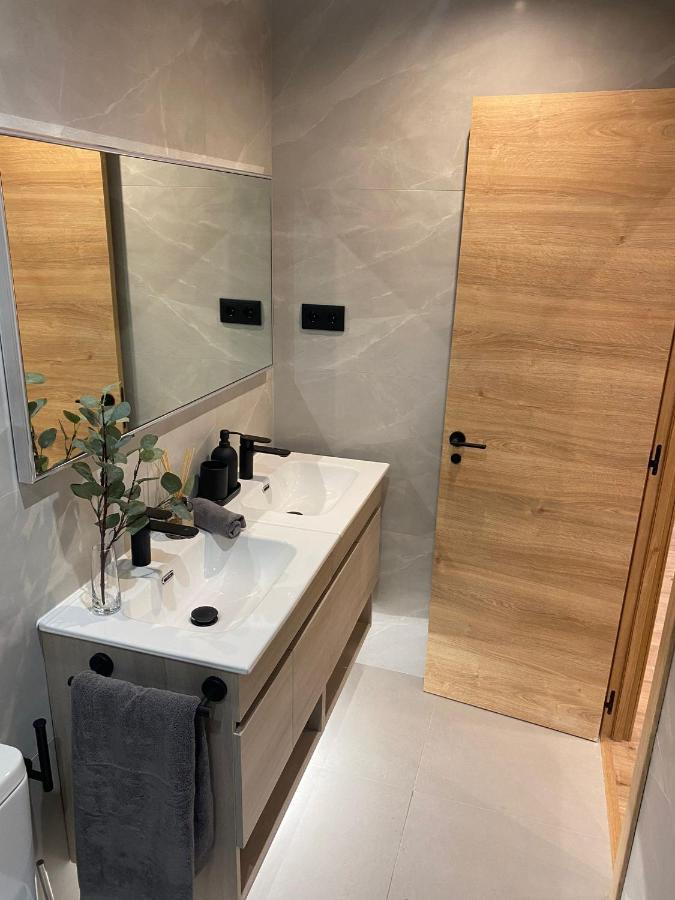 Exyca Embajadores Apartment Мадрид Екстериор снимка